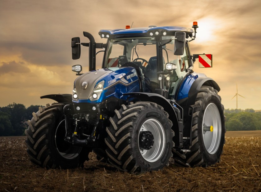 New_Holland_T7.png