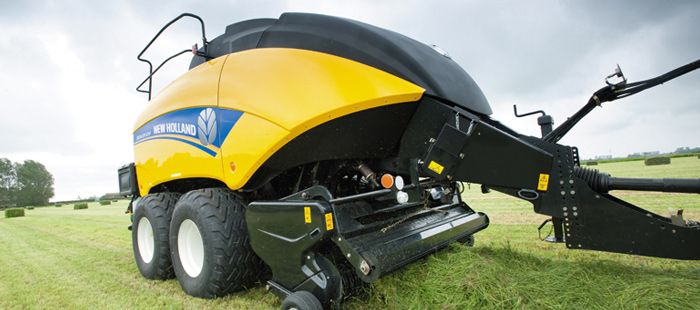 big baler feeding 02